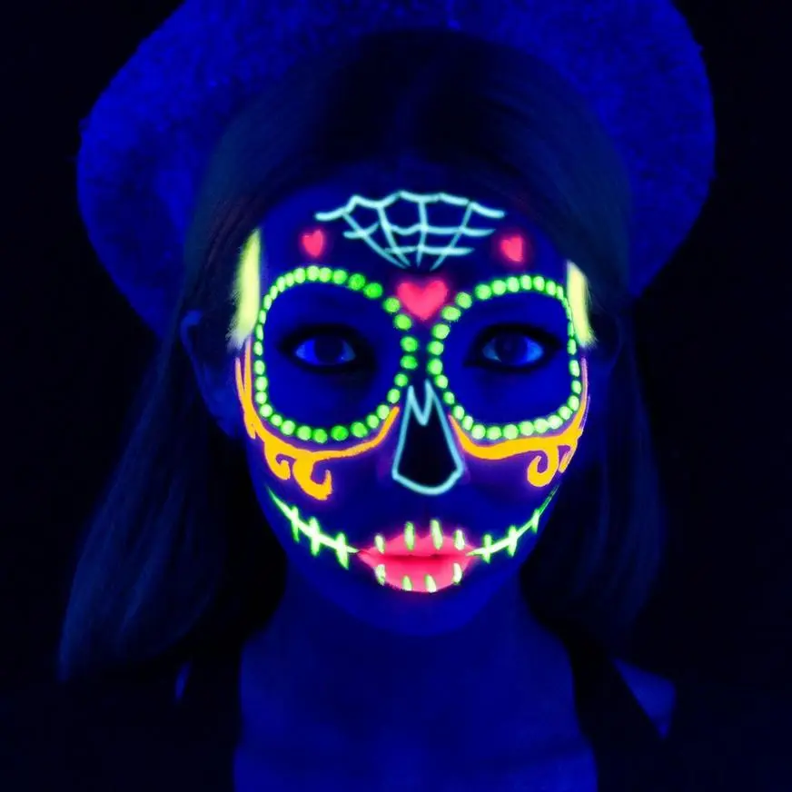 Cinema Secrets Glow-in-the-Dark Sugar Skull Makeup Kit - Day Of The Dead 2 Cinema Secrets Glow-in-the-Dark Sugar Skull Makeup Kit - Day Of The Dead - Image 2